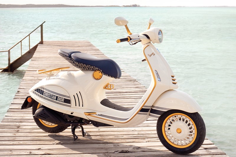 Vespa 946 Christian Dior คอลเล็กชั่นใหม่สุดพิเศษ!! - MOCYC.COM